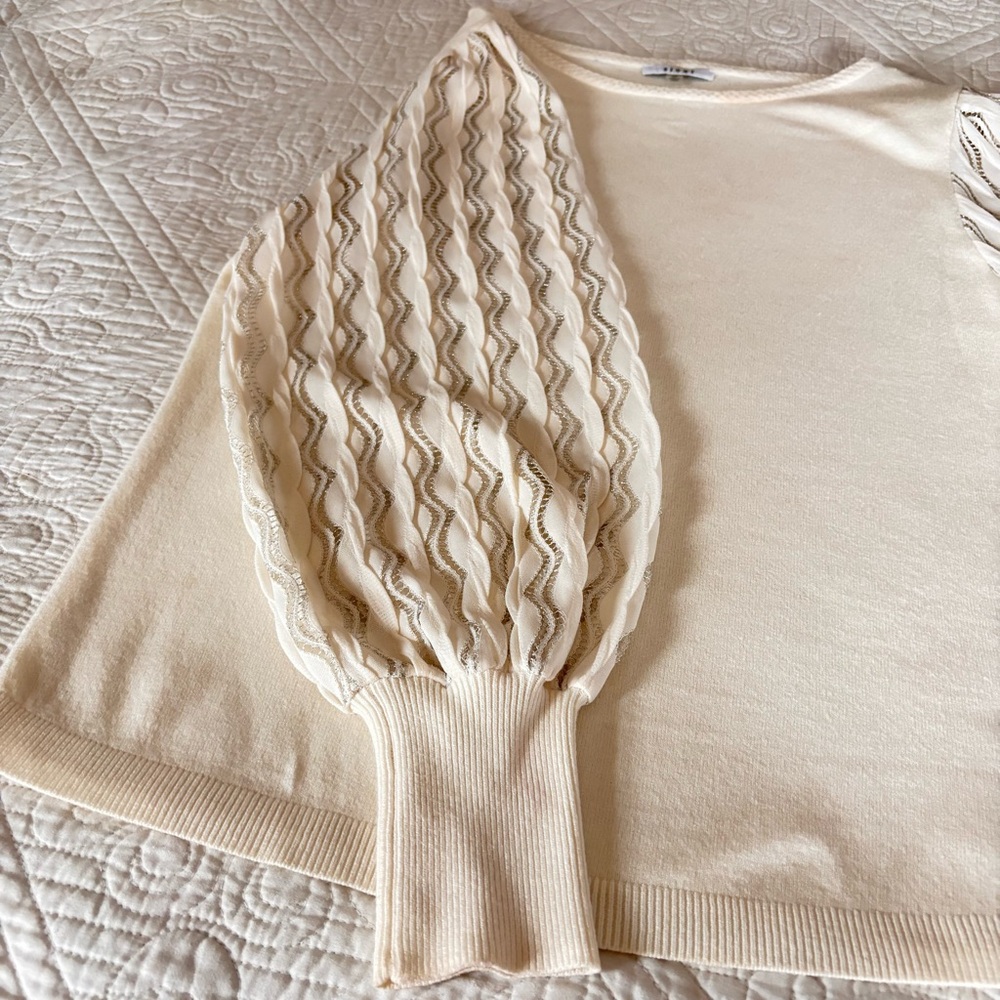 Sioni Milano White Crew Neck Lace Silver Thread Sleeve Sweater-Sz S EUC - Picture 6 of 8